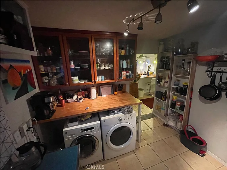 326 W Oliver St — Photo 11