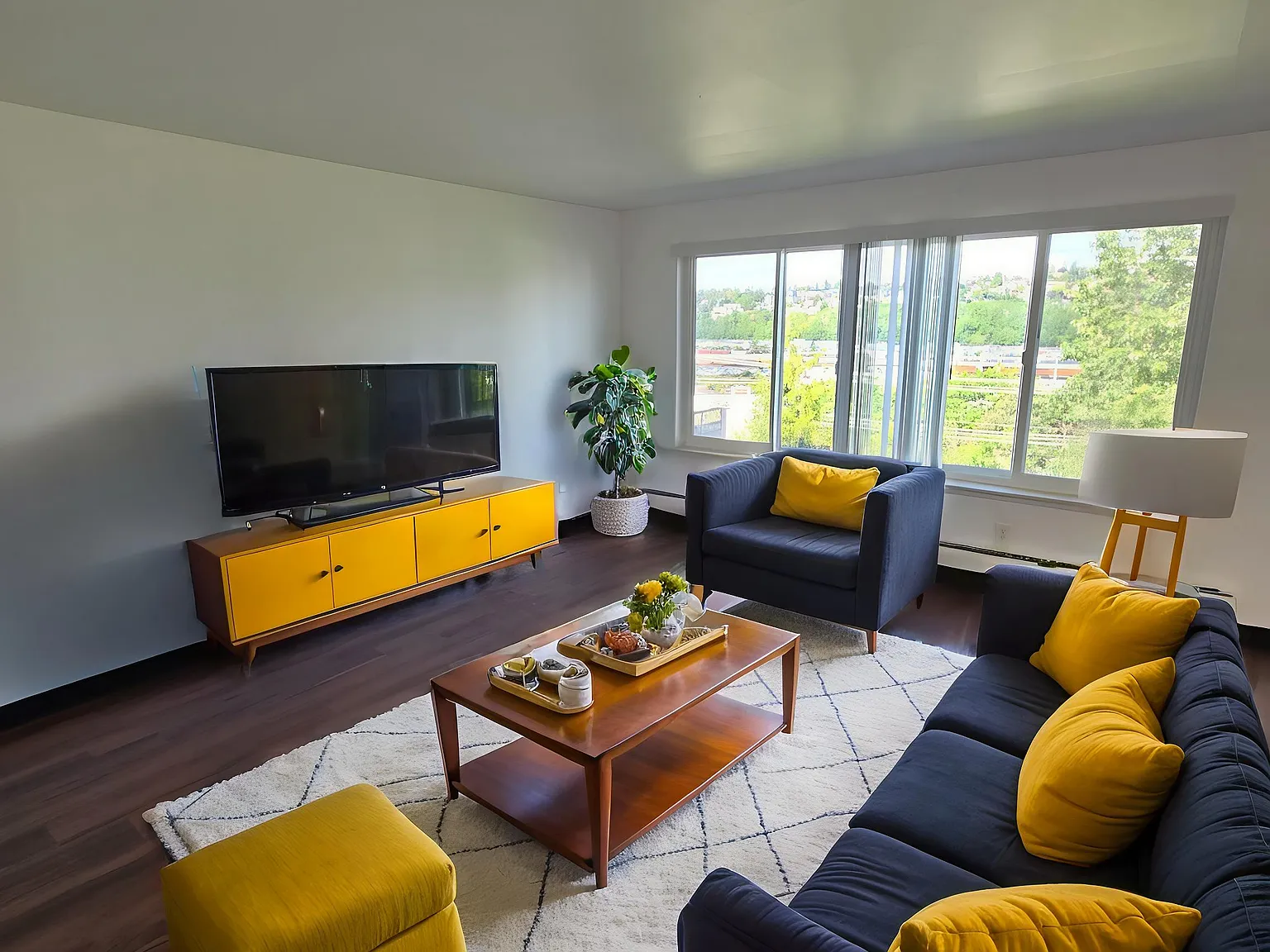 1 bed, 585 sqft, $1,575 — Photo 1