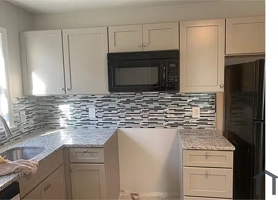 15 Forest Ave #2 — Photo 2