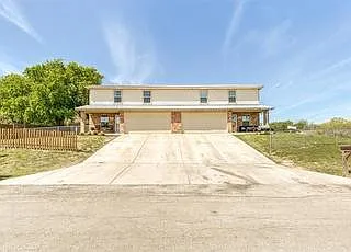 3152 Karen St — Photo 3