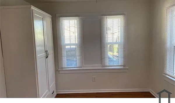 5426 S Van Ness Ave — Photo 14