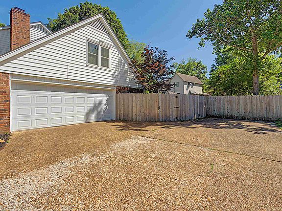 5th image of 7703 River Bend Dr
