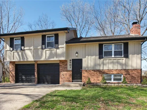 9507 NW 59th Ter, Parkville, MO 64152