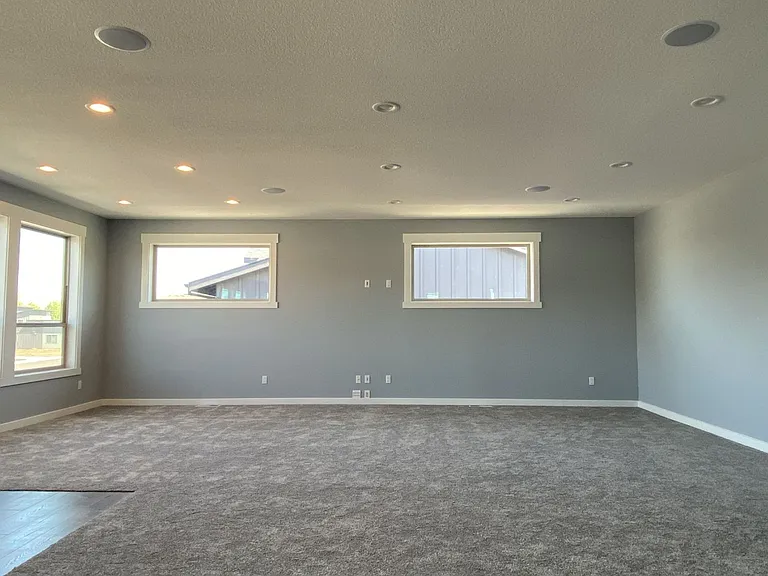 112 Southshore Ave — Photo 6