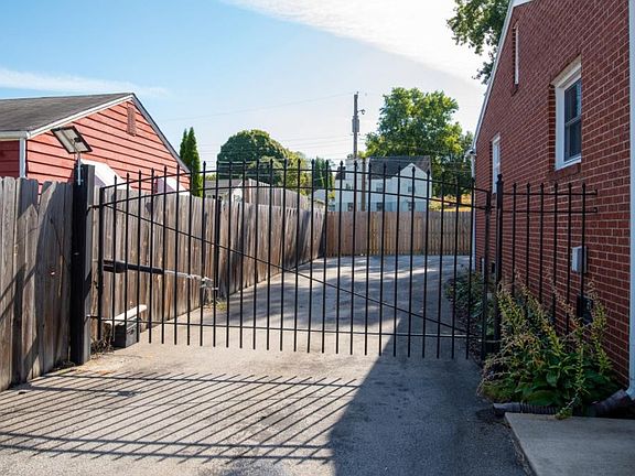 5th image of 1433 Warpath Dr