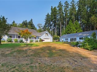 8035 Sands Ave NE, Bainbridge Island, WA 98110