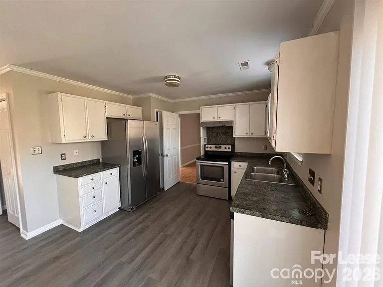 9608 Kayce Ln — Photo 9