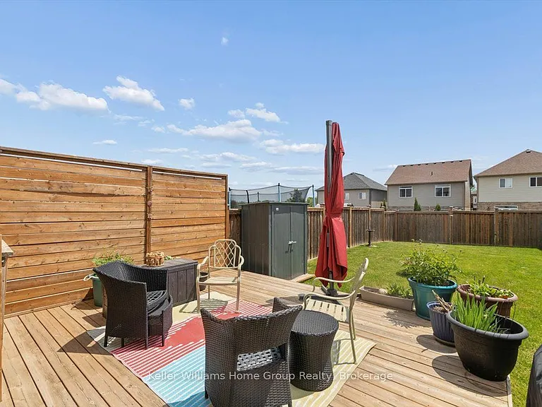 12 Ambrous Cres — Photo 30