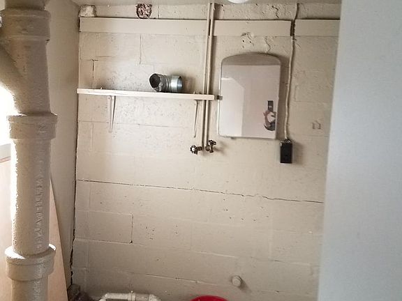 Laundry Room - Off Kitchen