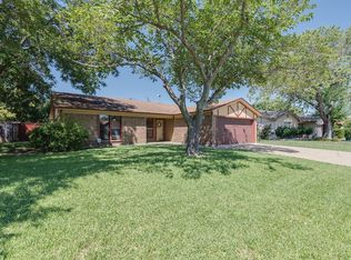 7501 Meadowlark Ln N, Watauga, TX 76148