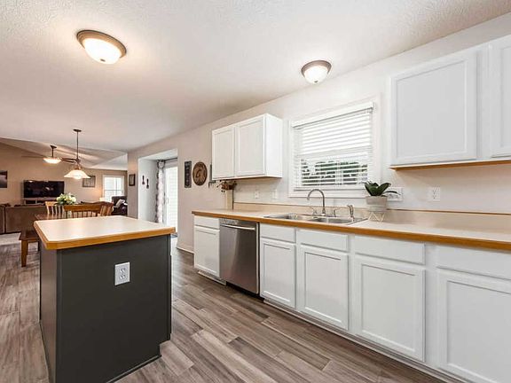 4th image of 7017 Laver Ln