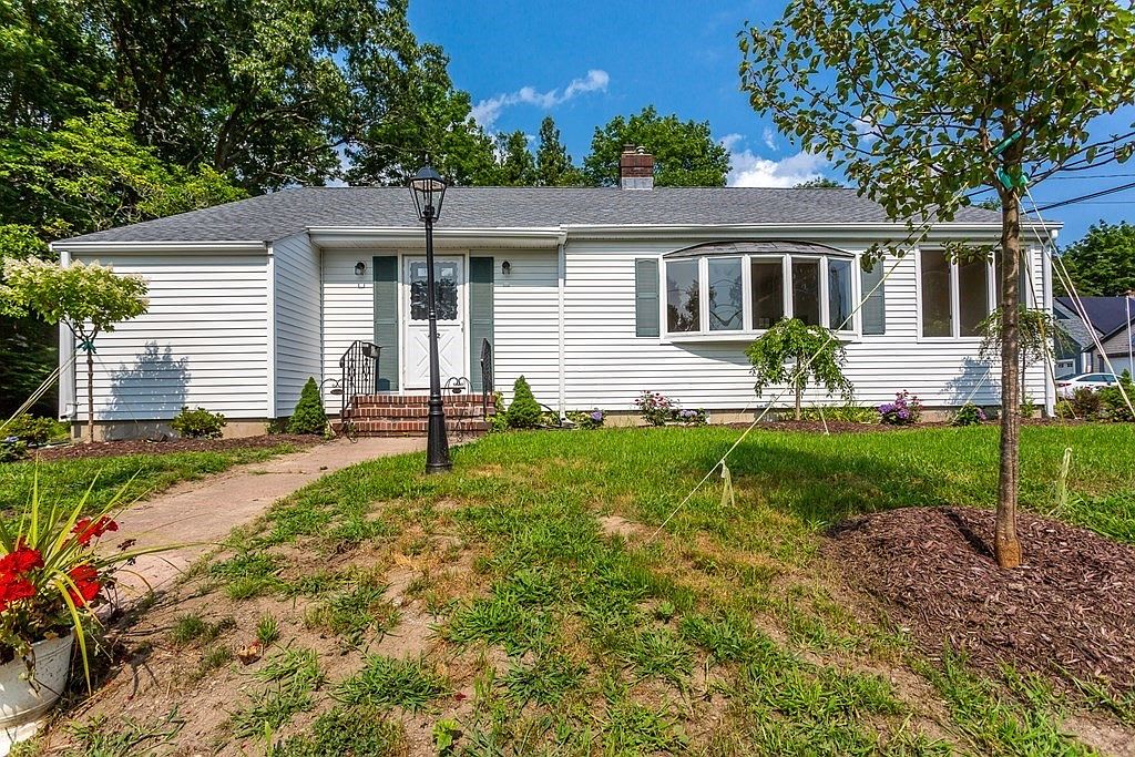 452 Slocum Rd, Dartmouth, MA 02747 Zillow