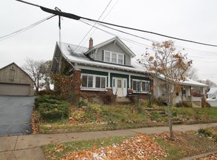 208 Randolph St, Burlington, WI 53105