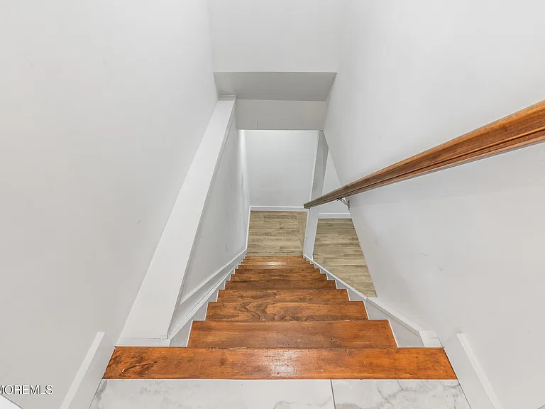 866 Red Oaks Dr — Photo 26
