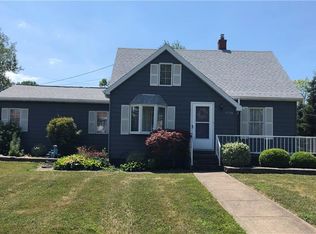 6138 N Whitham Dr, Niagara Falls, NY 14304