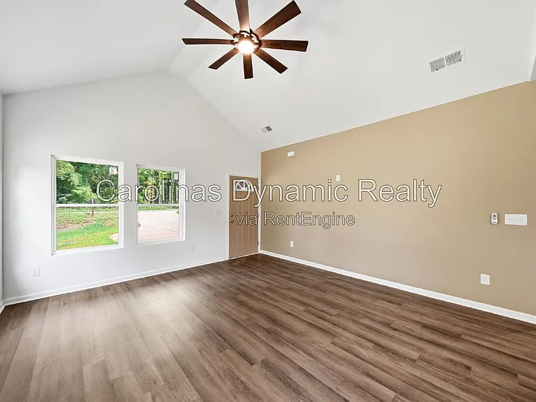 1533 S Battleground Ave — Photo 6