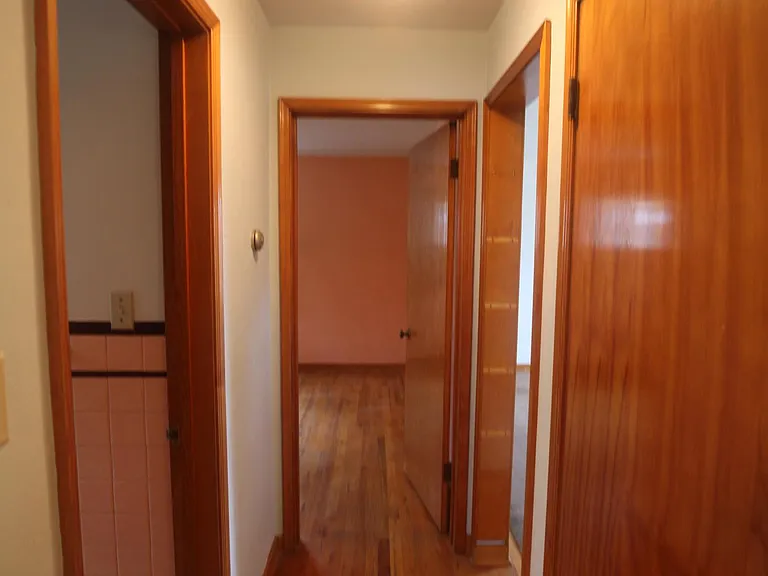 2467 Woodward Ave — Photo 11