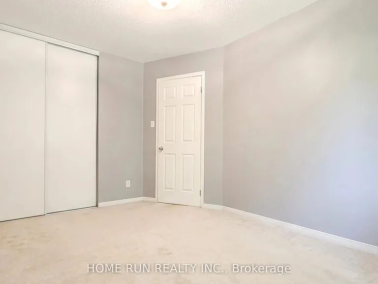 152 Thornbury Cres — Photo 29
