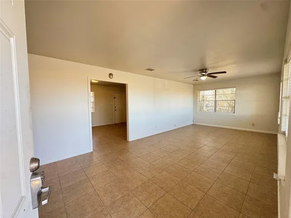 2205 Farr St, Waller, TX 77484