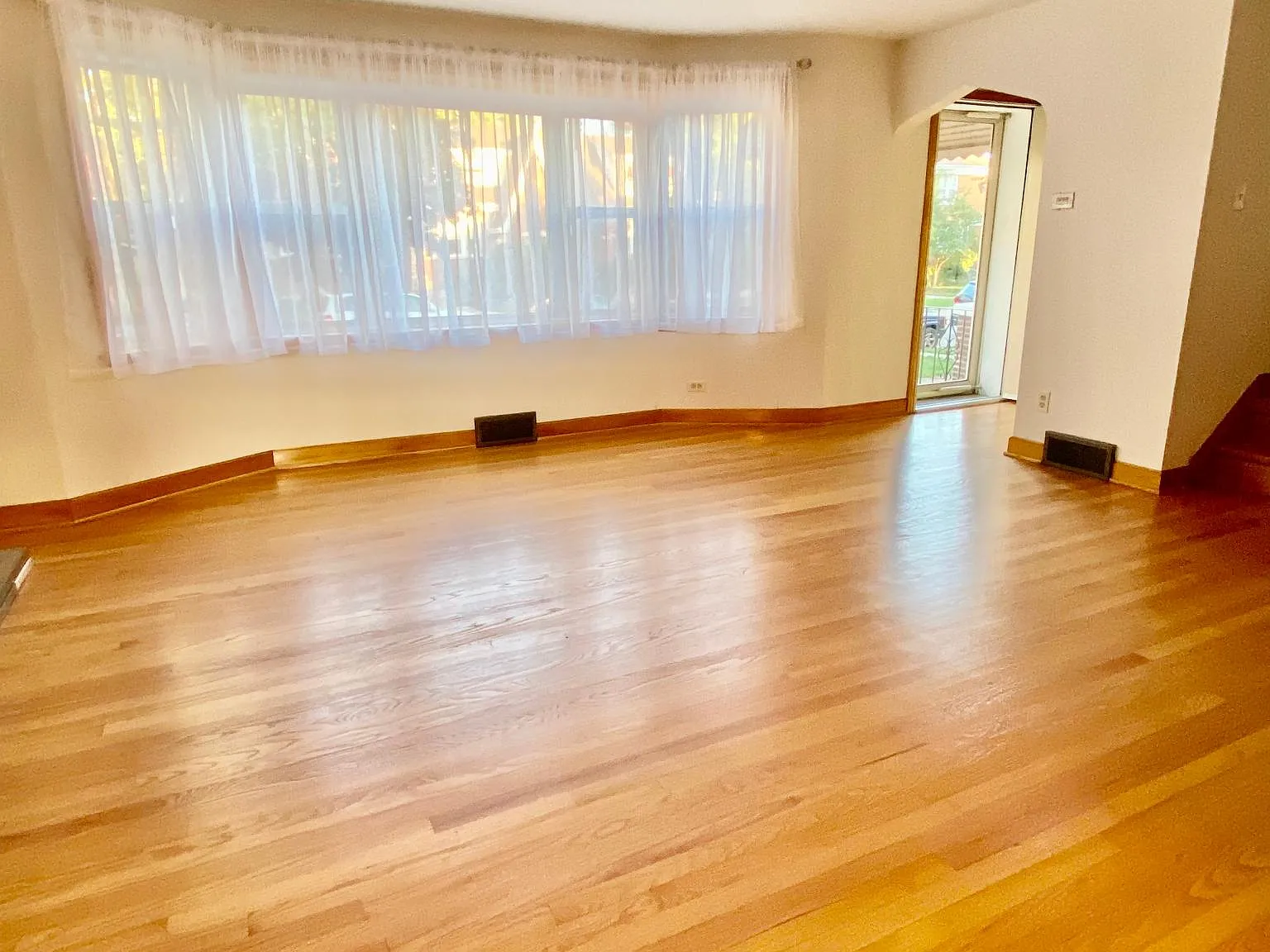 1626 Maple Ave — Photo 3