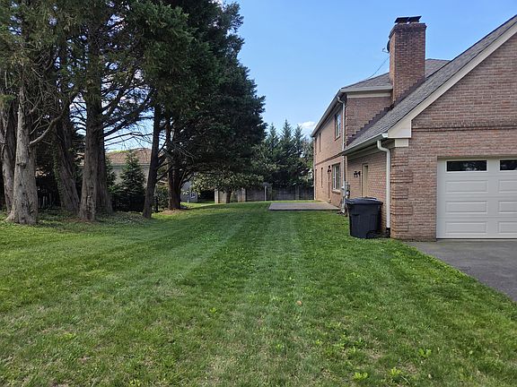 2nd image of 1209 Perry William Dr