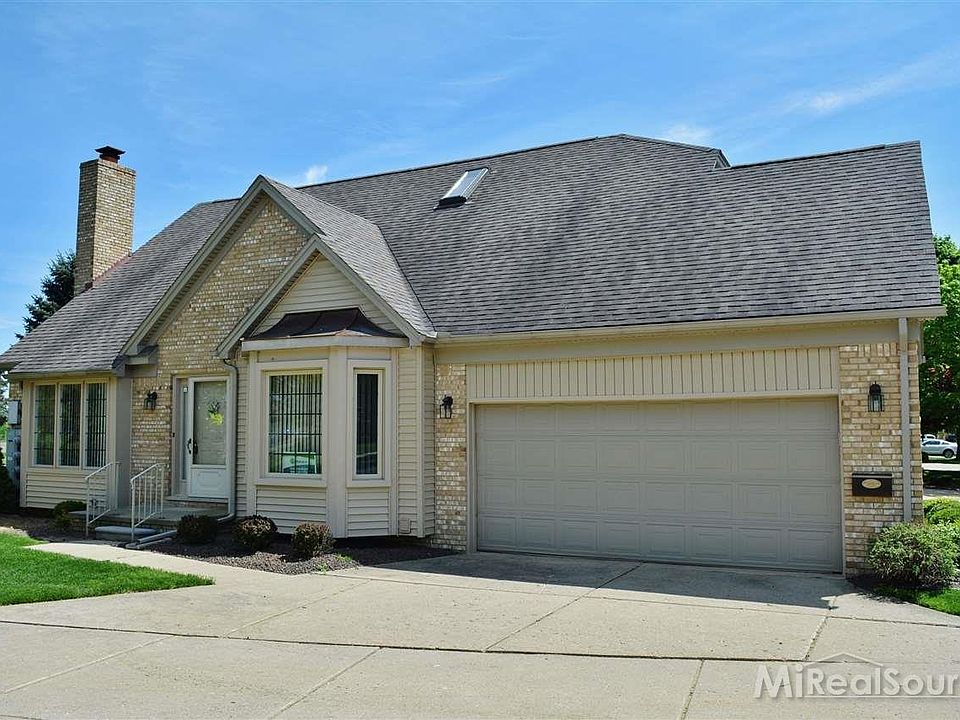 1st image of 54976 Cambridge Dr