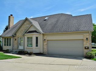 54976 Cambridge Dr, Shelby Township, MI 48315