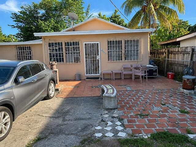 1st image of 1850 NW 35th Street