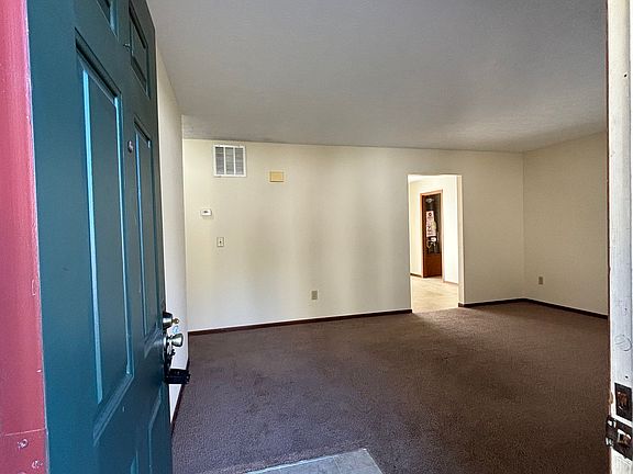 2nd image of 1828 Stoneview Ct