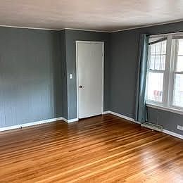 5th image of 405 Willis Ave Floor 1