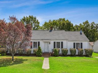 4 Davis Ave, Newport News, VA 23601