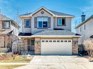 198 W Everstone Dr SW, Calgary, AB T2Y 4V1