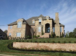 1033 Island Brook Dr, Hendersonville, TN 37075