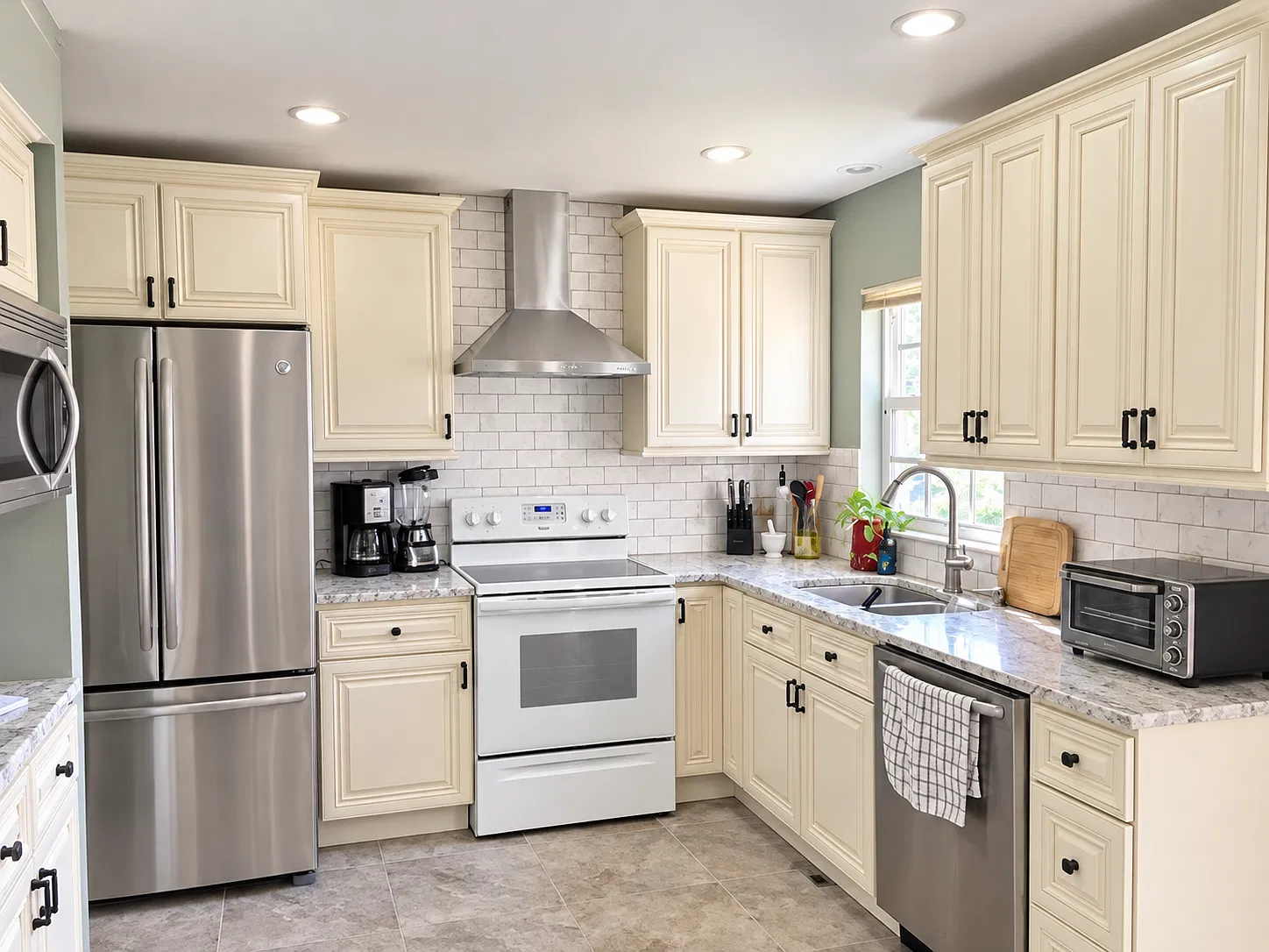 3 bed, 1750 sqft, $2,700 — Photo 4