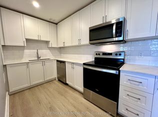 3046 Jaguar Valley Dr #302, Mississauga, ON L5A 2J3