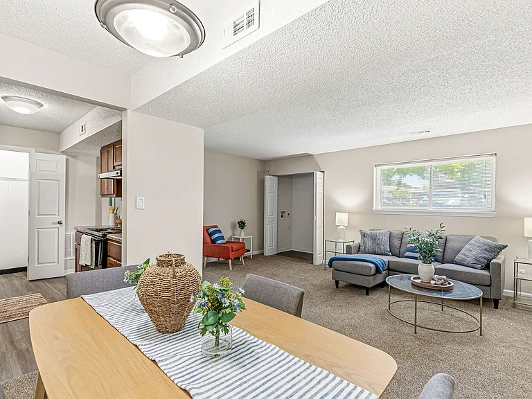 10 West Apartments — Photo 17