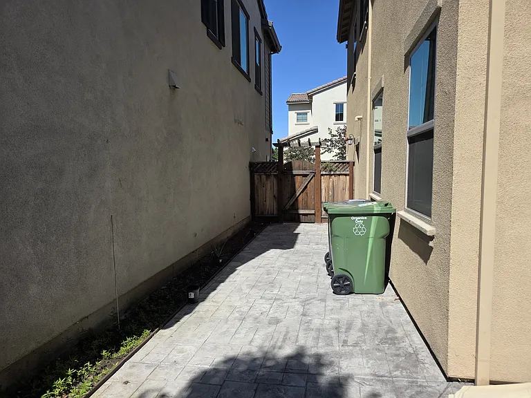 488 E Fuschia Way — Photo 17