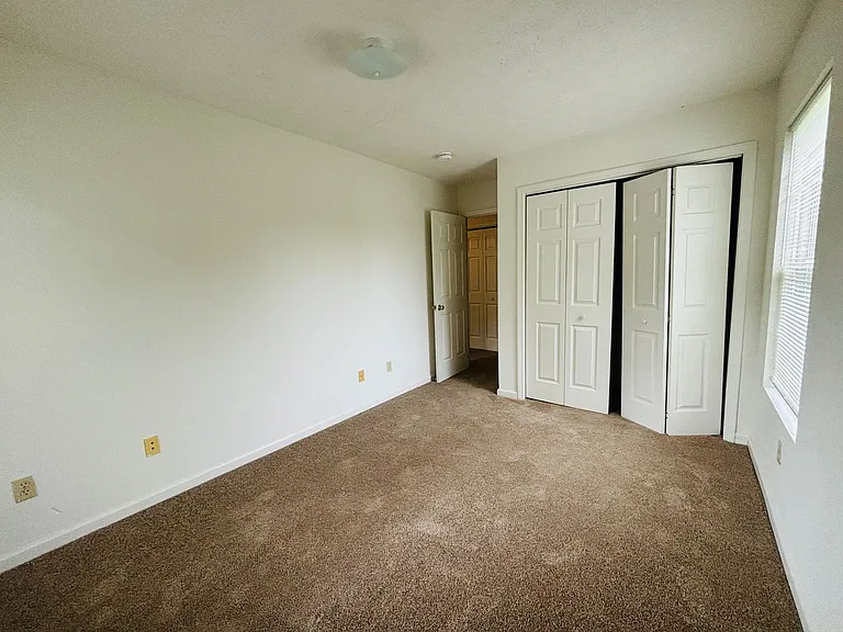 514 Craig St — Photo 8