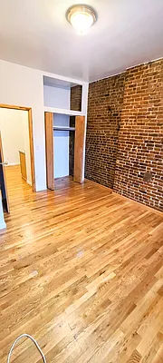 Rented by United Realty Equities | media 2