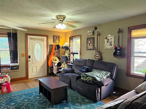 3rd image of 515 Wirt St