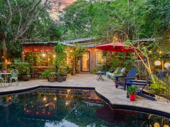 6366 Snapper Creek Dr, Miami, FL 33143