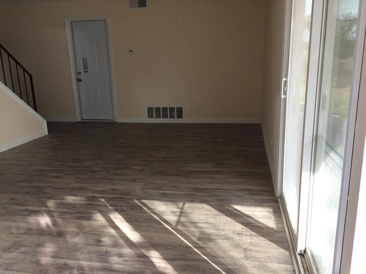 3 bed, 2.5 bath, 1338 sqft, $3,450 — Photo 2
