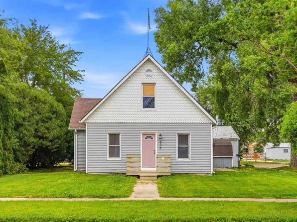 316 E 3rd St, Washington, IA 52353