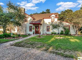 110 Winding Way Dr E, Victoria, TX 77905