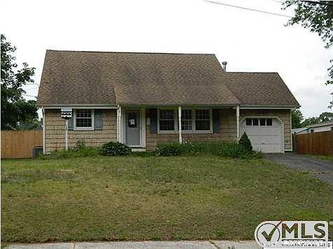 1st image of 893 Stafford Dr