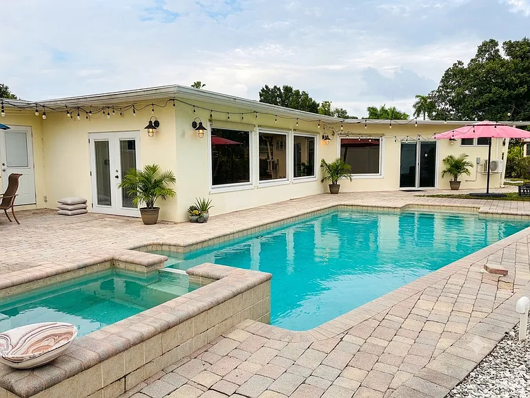 1226 Twin Palm Dr — Photo 6