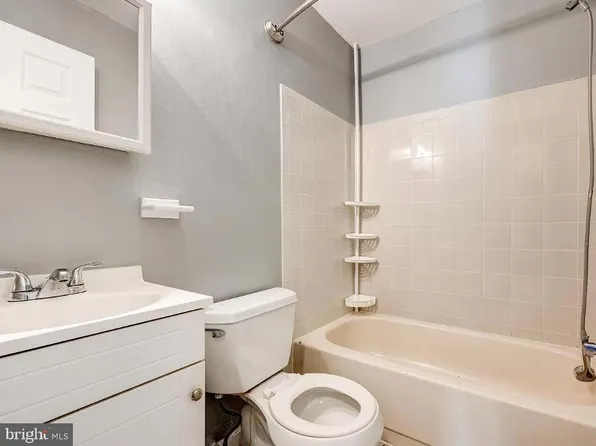 45 W Clinton Ave, Oaklyn, NJ 08107