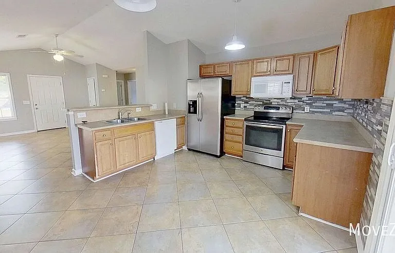 2034 Monroe St — Photo 3