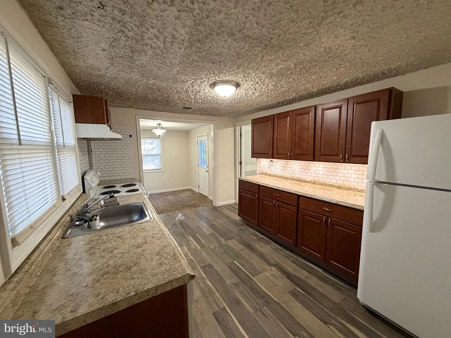 4 bed, 1.0 bath, 1388 sqft, $2,250 — Photo 4