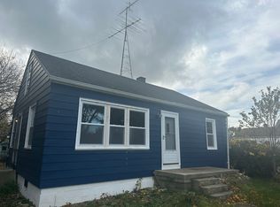 1527 Richard Ave, Racine, WI 53403